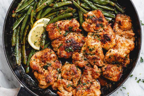 Lemon Garlic Butter Chicken Thighs and Green Beans Skillet