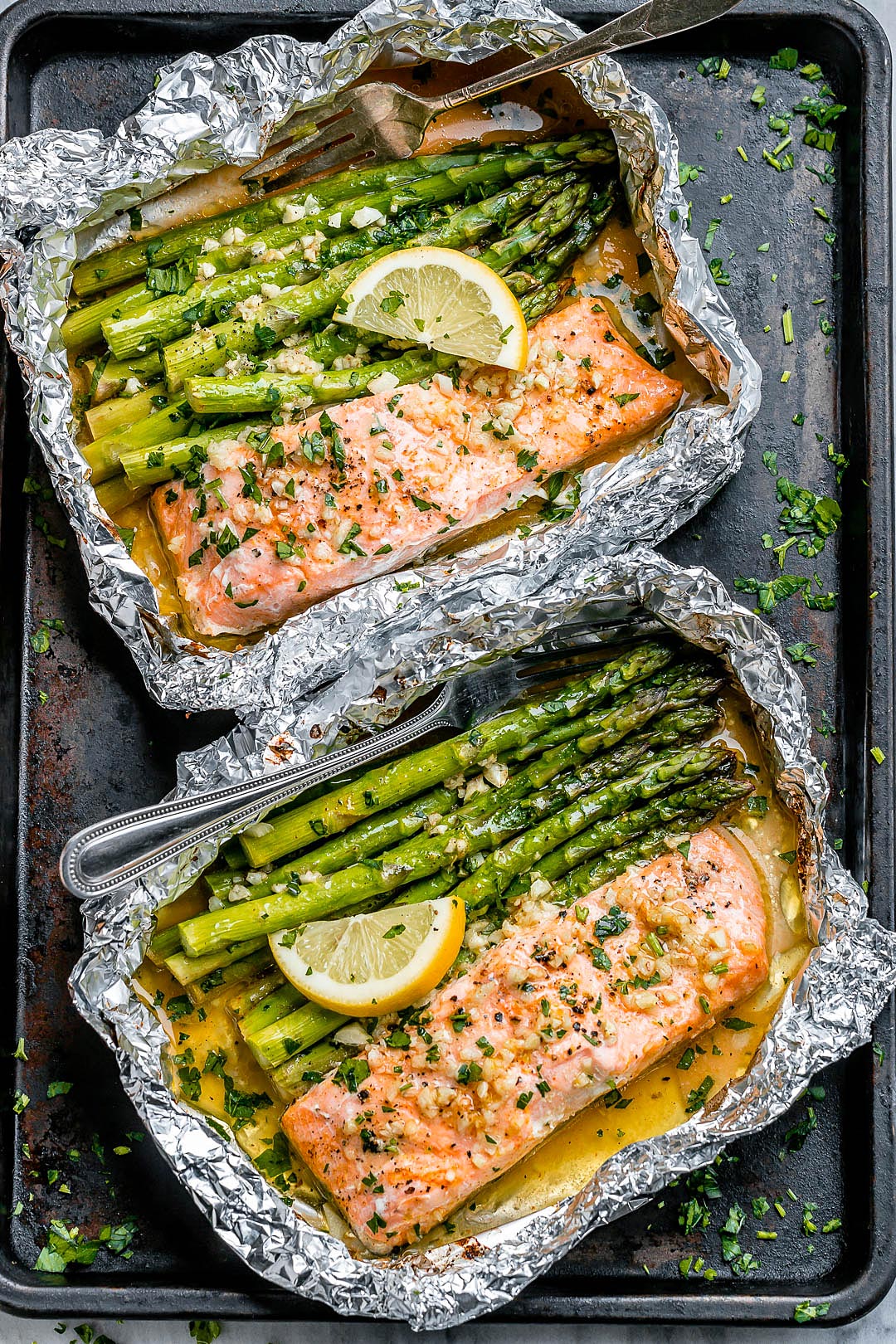 Baked Salmon in Foil Recipe with Asparagus and Garlic Butter Sauce ...