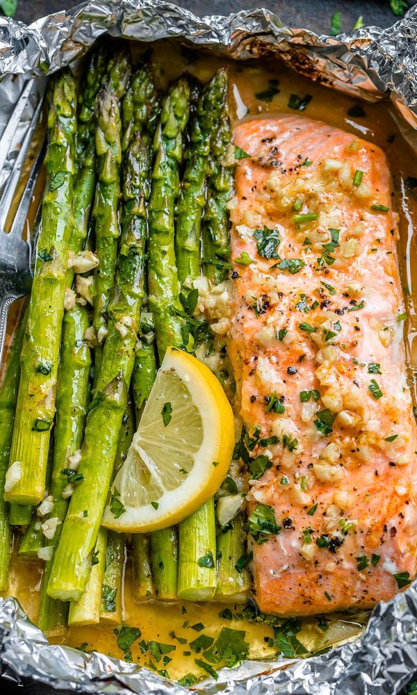 Salmon and Asparagus Foil Packs with Garlic Butter Sauce