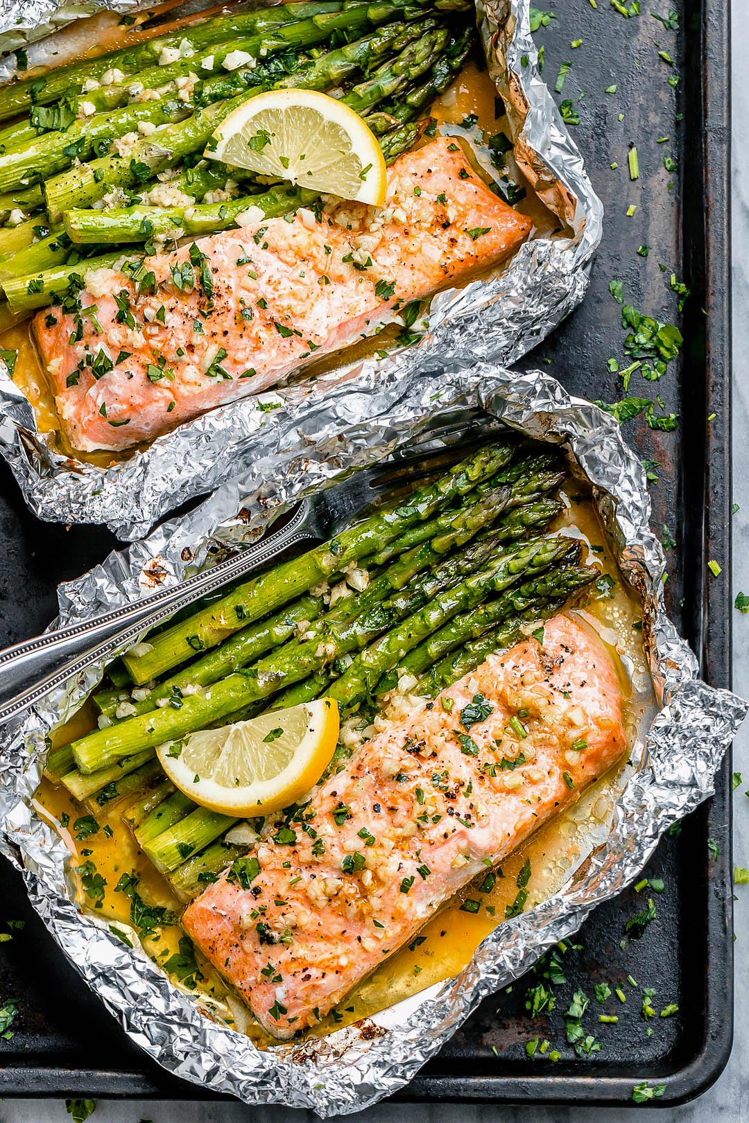 Baked Salmon In Foil Packs With Asparagus And Garlic Butter Sauce Best Salmon Recipe Eatwell101