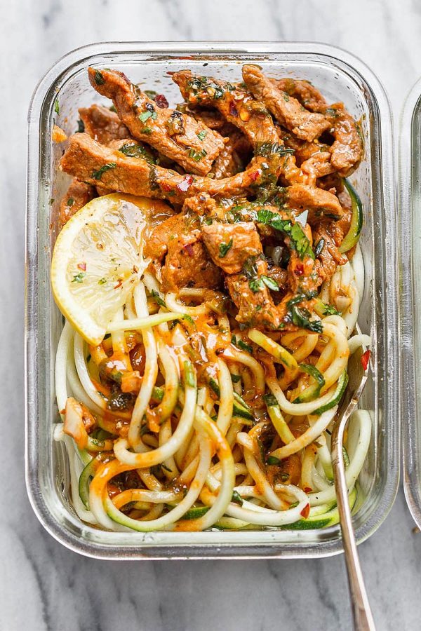 15 Minute Meal Prep Garlic Butter Steak with Zucchini Noodles - #recipe by #eatwell101 - https://www.eatwell101.com/meal-prep-garlic-butter-steak-with-zucchini-noodles