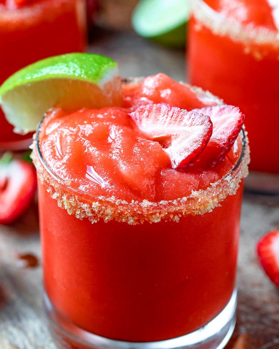Strawberry Prosecco Margaritas - #recipe by #eatwell101 - https://www.eatwell101.com/strawberry-prosecco-margarita-recipe