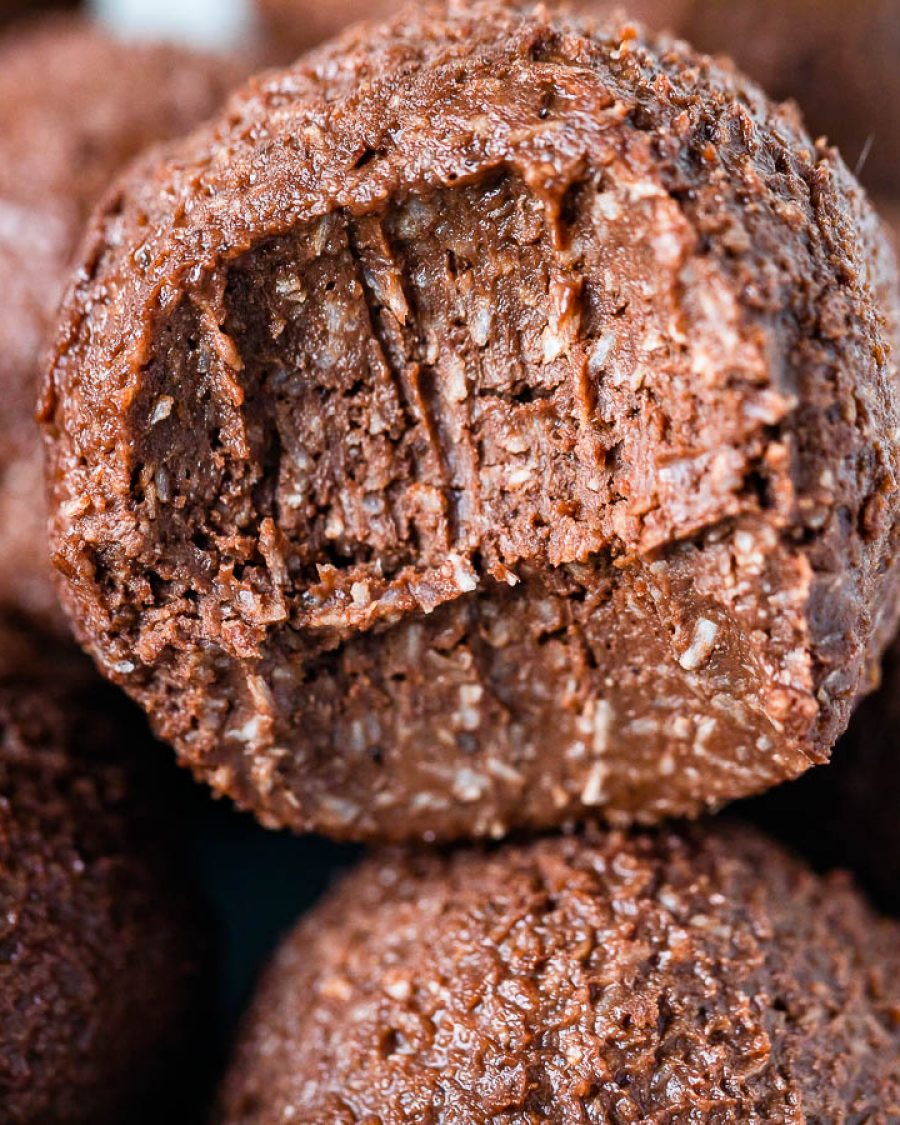 Chocolate Cheesecake Fat Bombs - #recipe by #eatwell101 - https://www.eatwell101.com/chocolate-cheesecake-fat-bombs-recipe
