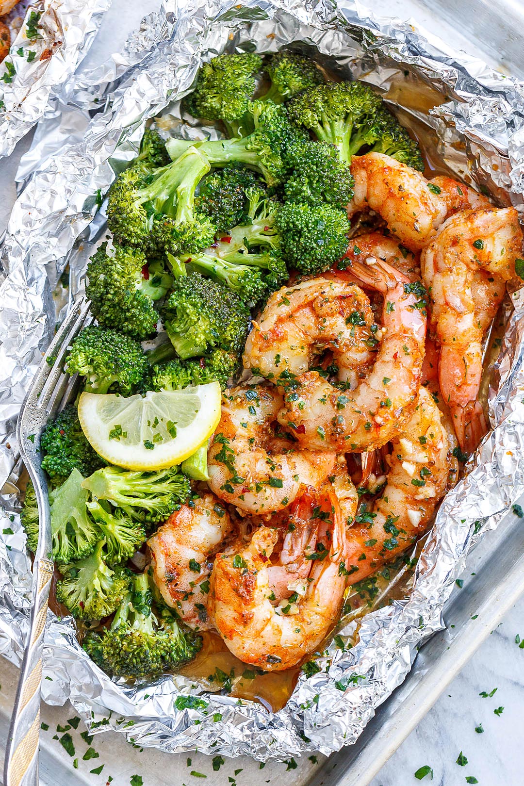 Baked Shrimp in Foil Packs Recipe with Garlic Lemon Butter Sauce – How ...