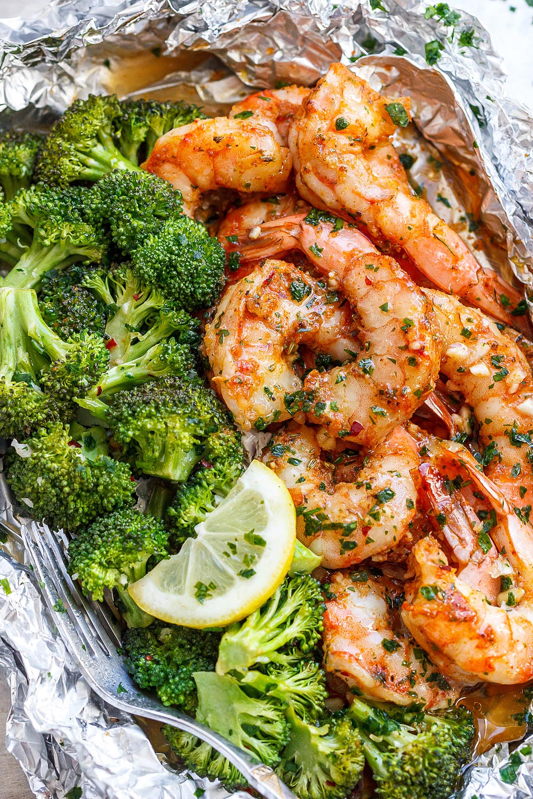 Baked Shrimp in Foil Packs Recipe with Garlic Lemon Butter Sauce – How ...