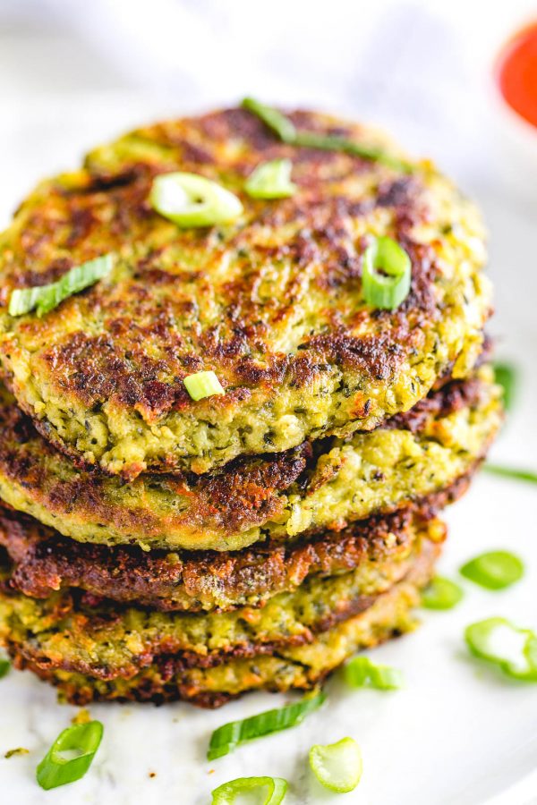 Cheesy Broccoli Fritters - #recipe by #eatwell101 - https://www.eatwell101.com/cheesy-broccoli-fritters-recipe