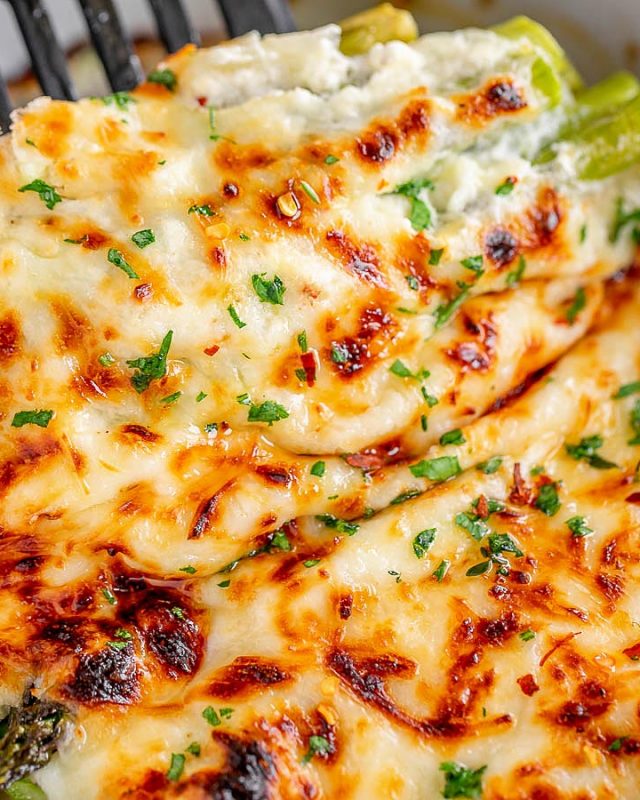 Cheesy Asparagus Casserole - #recipe by #eatwell101 - https://www.eatwell101.com/cheesy-asparagus-casserole-recipe