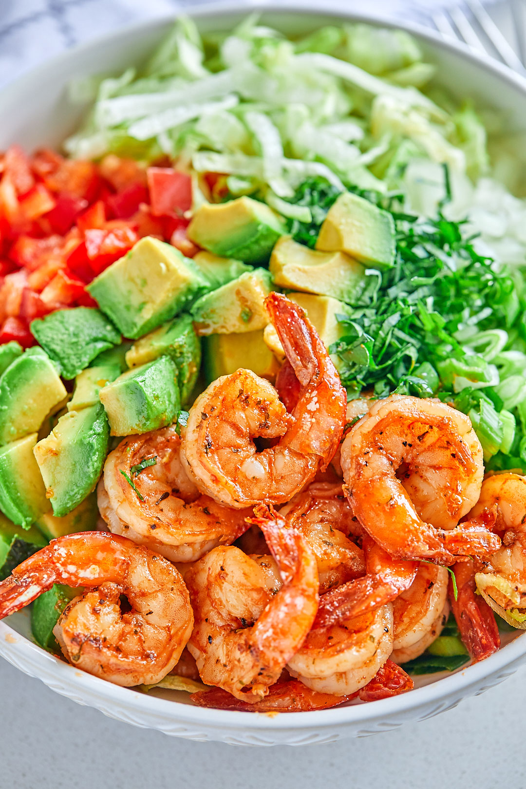 healthy shrimp avocado salad with lettuce