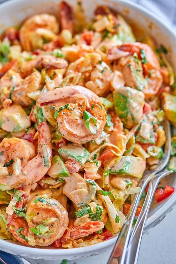 Avocado Shrimp Salad - #recipe by #eatwell101 - https://www.eatwell101.com/healthy-lettuce-shrimp-avocado-salad-recipe