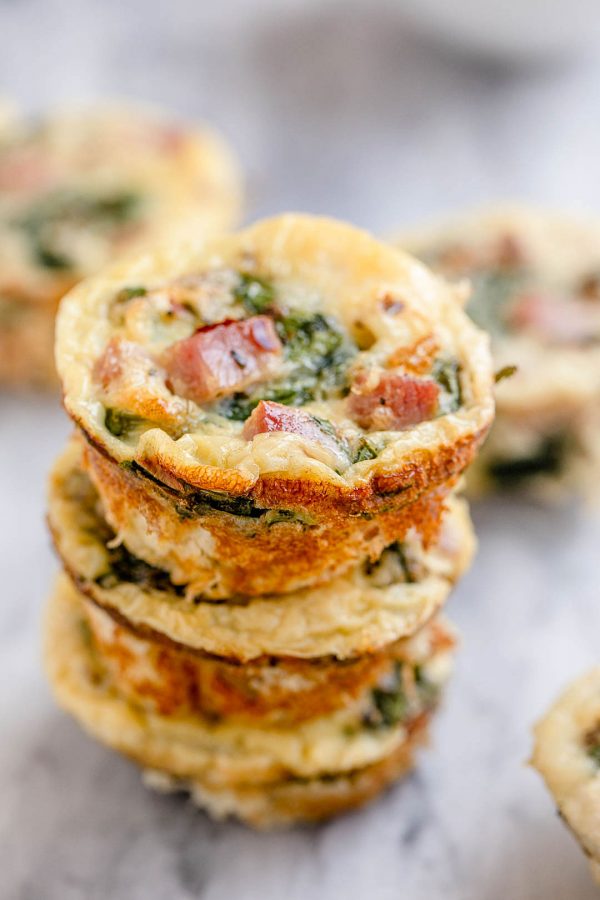 Ham and Spinach Egg Muffins - #recipe by #eatwell101 - https://www.eatwell101.com/ham-spinach-egg-muffins-recipe