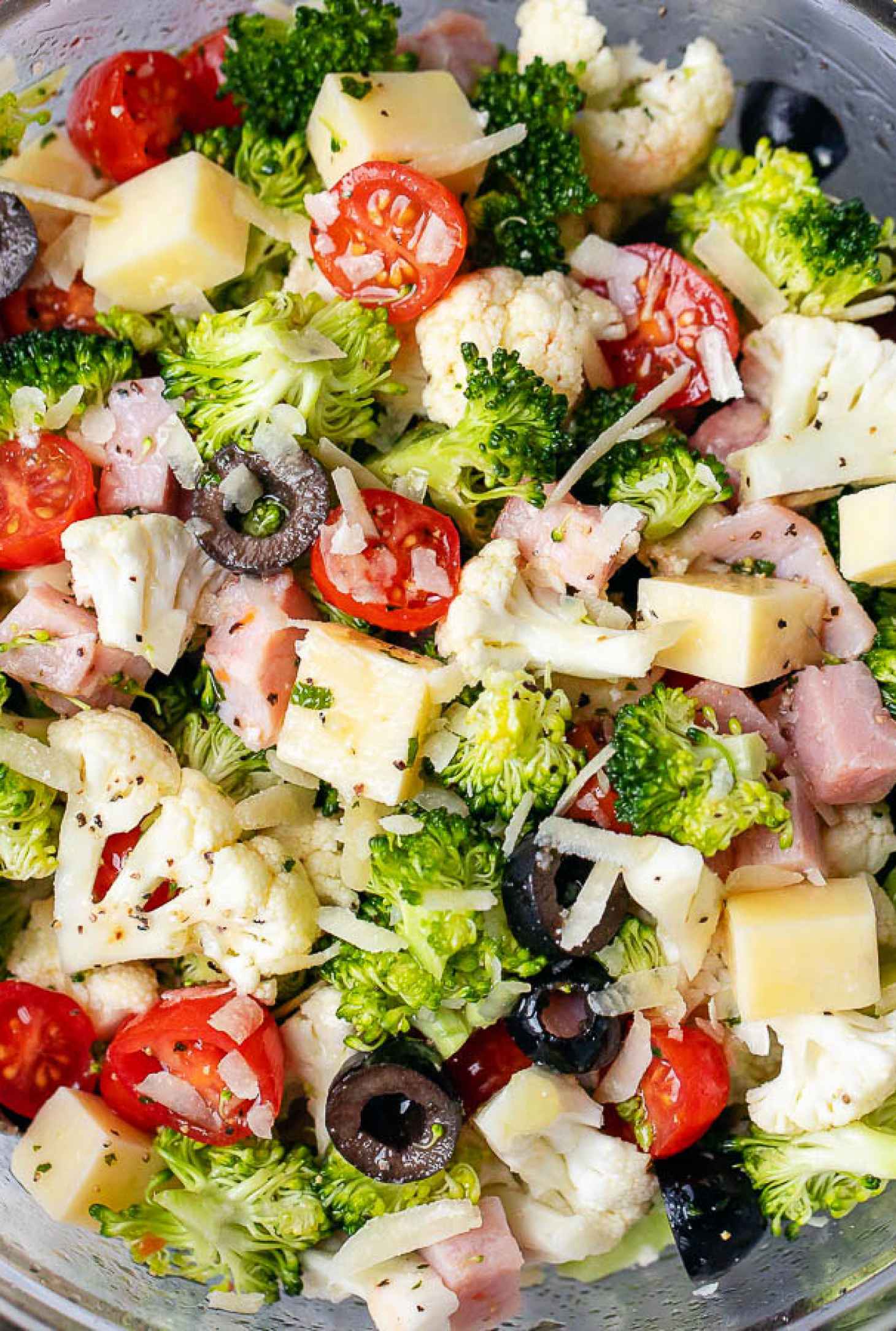 Cauliflower Broccoli Ham Salad {Low Carb / Keto} - #recipe by #eatwell101 - https://www.eatwell101.com/cauliflower-broccoli-salad-recipe