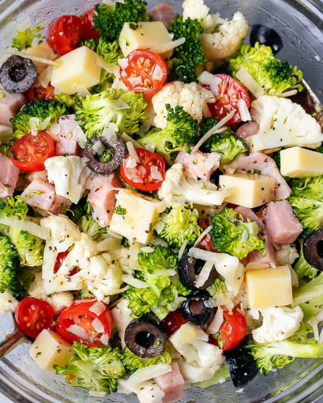 Cauliflower Broccoli Ham Salad {Low Carb / Keto} - #recipe by #eatwell101 - https://www.eatwell101.com/cauliflower-broccoli-salad-recipe