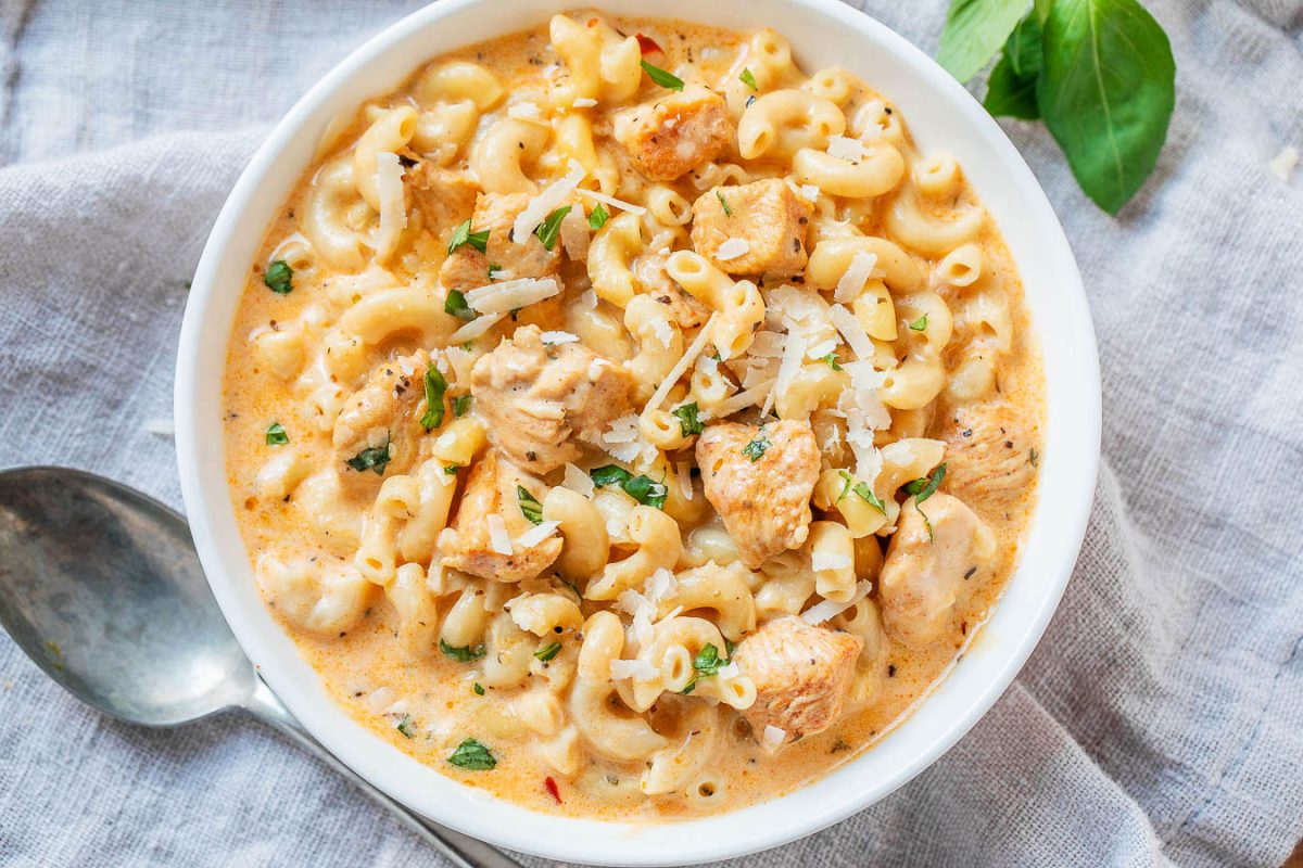 Instant Pot Creamy Garlic Chicken Pasta