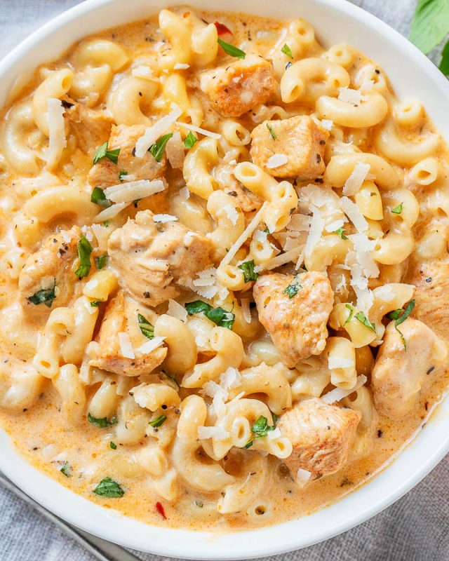 Instant Pot Creamy Garlic Parmesan Chicken Pasta - #recipe by #eatwell101 - https://www.eatwell101.com/instant-pot-chicken-pasta-recipe