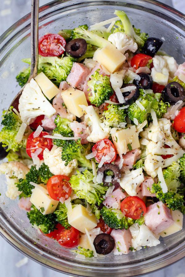 Cauliflower Broccoli Ham Salad {Low Carb / Keto} - #recipe by #eatwell101 - https://www.eatwell101.com/cauliflower-broccoli-salad-recipe