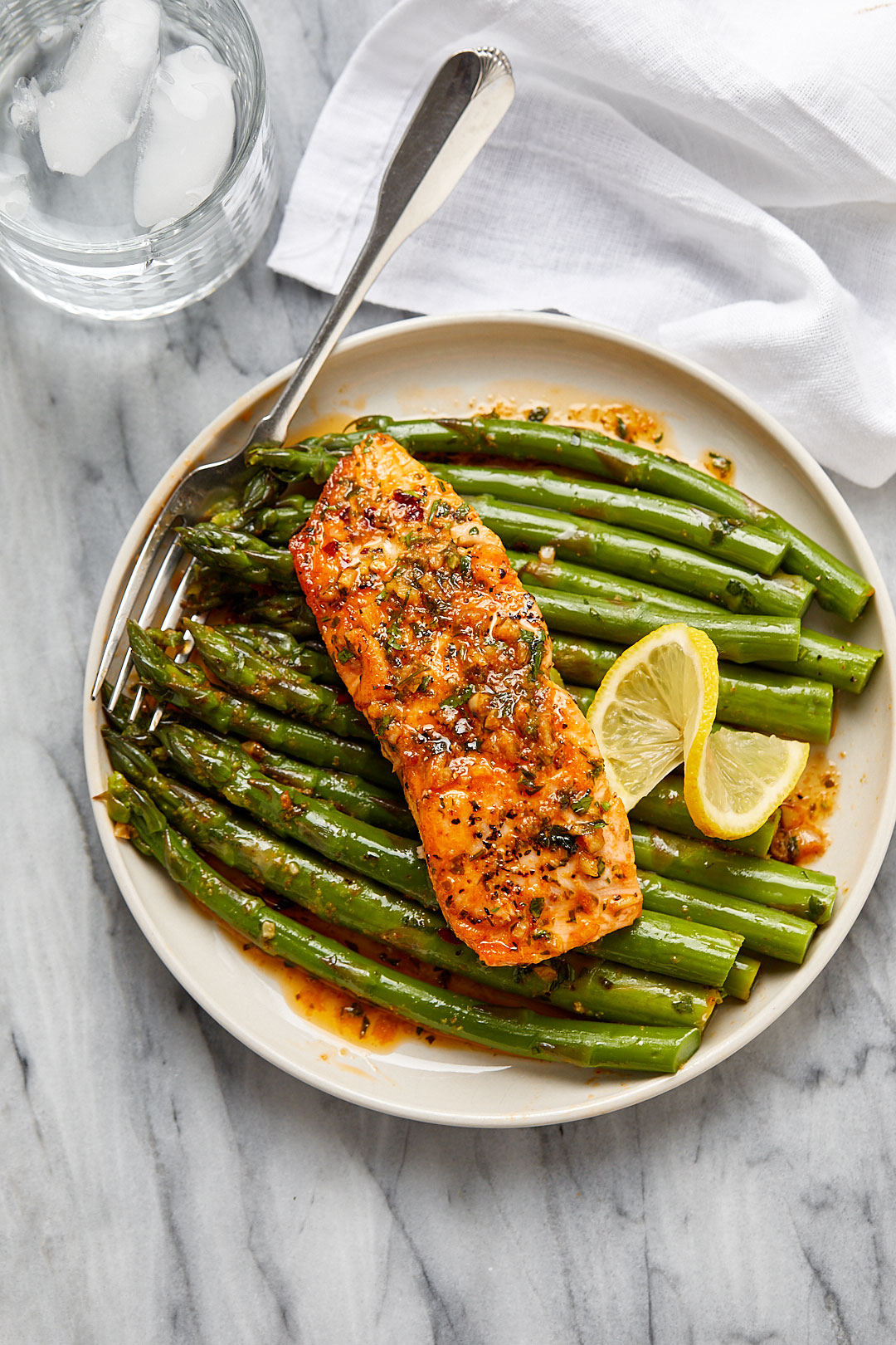 Garlic Butter Salmon Recipe With Lemon Asparagus Eatwell101 Garlic Butter Salmon Recipe With Lemon Asparagus Eatwell101