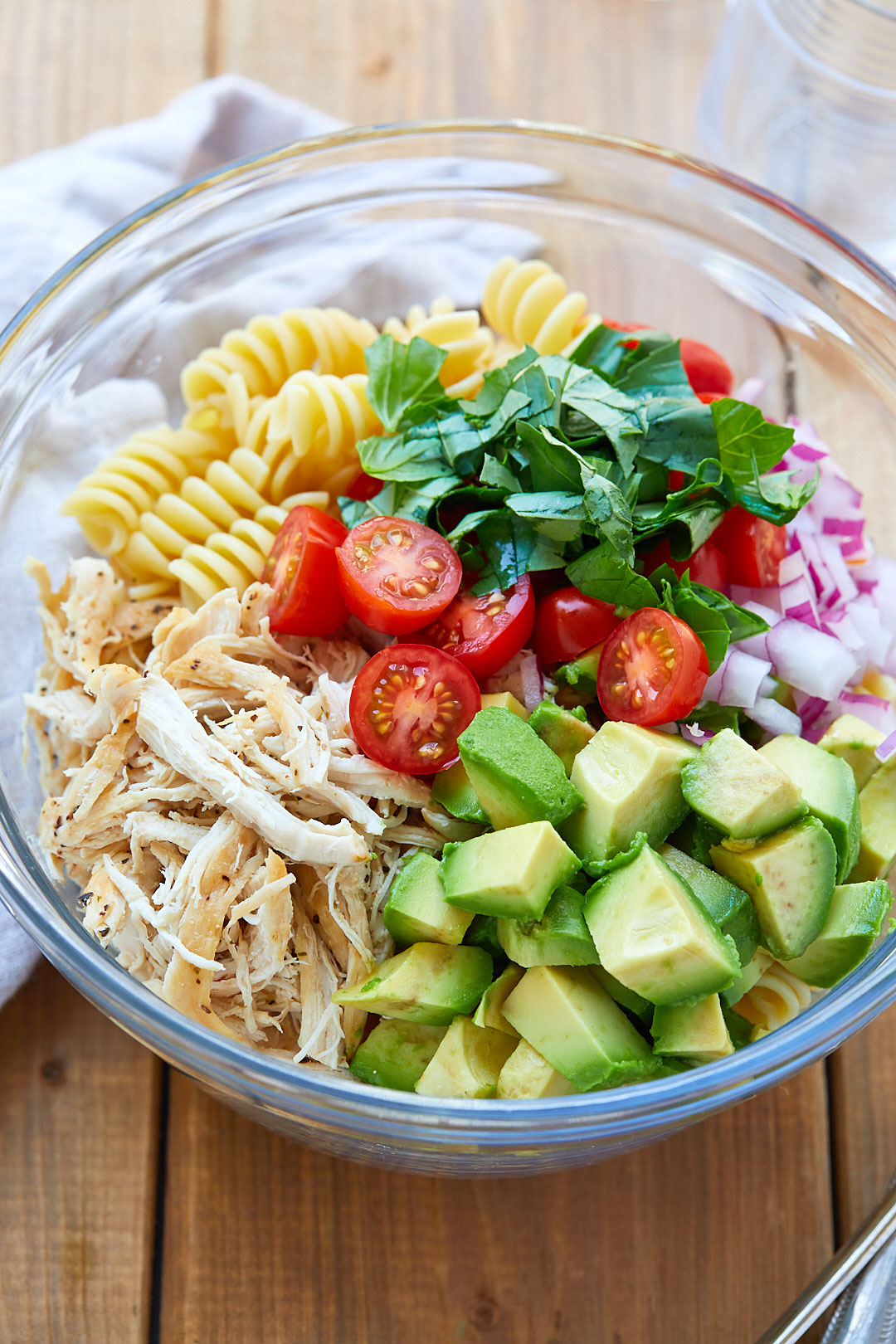 Healthy Chicken Pasta Salad Recipe with Avocado – Chicken Pasta Salad ...