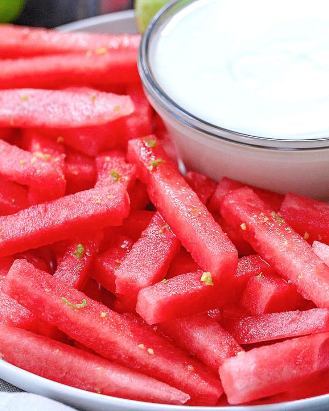 Watermelon Fries with Cream Cheese Marshmallow Dip - #recipe by #eatwell101 - https://www.eatwell101.com/watermelon-fries-recipe-with-cream-cheese-marshmallow-dip