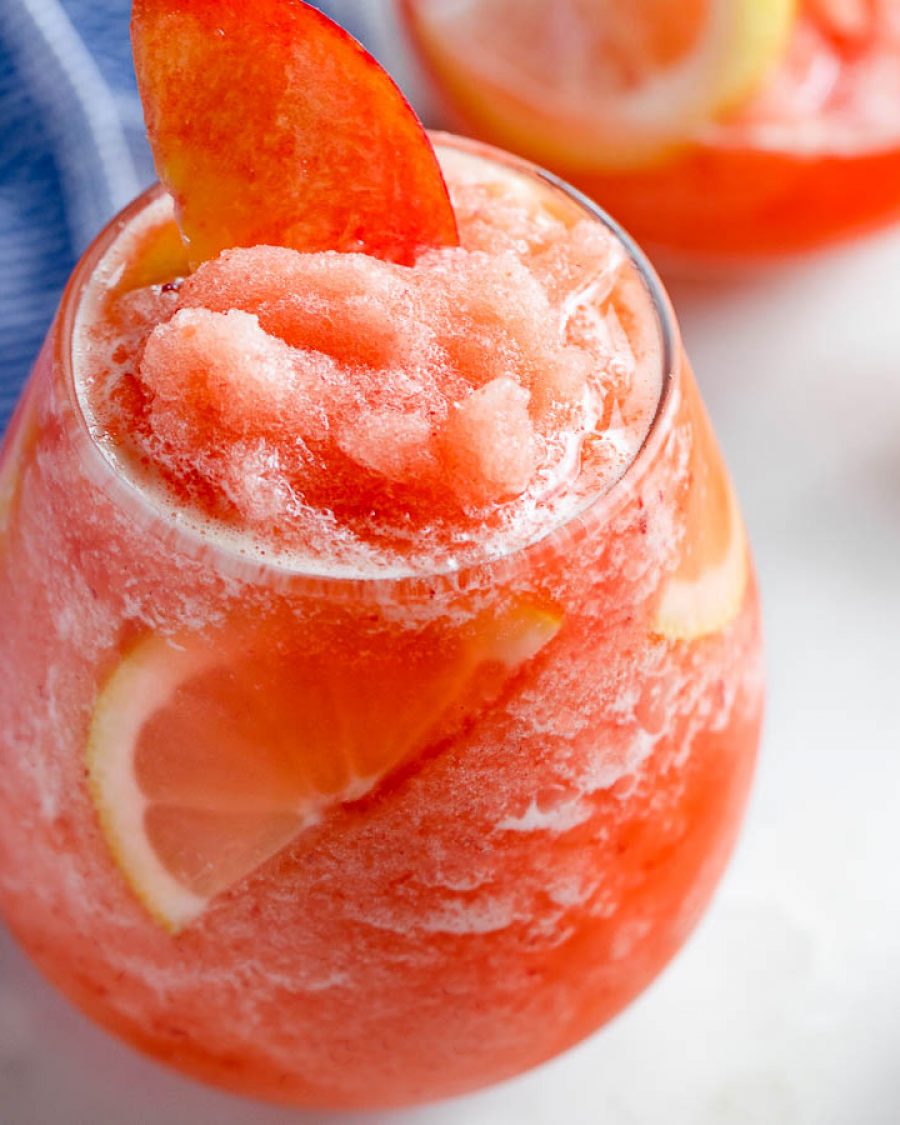 Frosted Peach Lemonade - #recipe by #eatwell101 - https://www.eatwell101.com/frosted-peach-lemonade-recipe