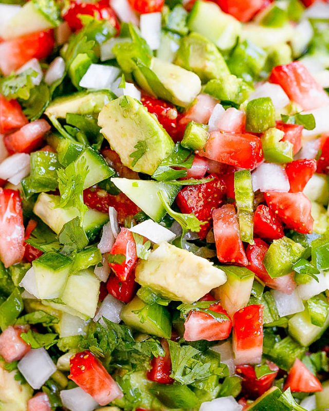 Cucumber Avocado Salsa with Strawberries - #recipe by #eatwell101 - https://www.eatwell101.com/cucumber-avocado-salsa-recipe