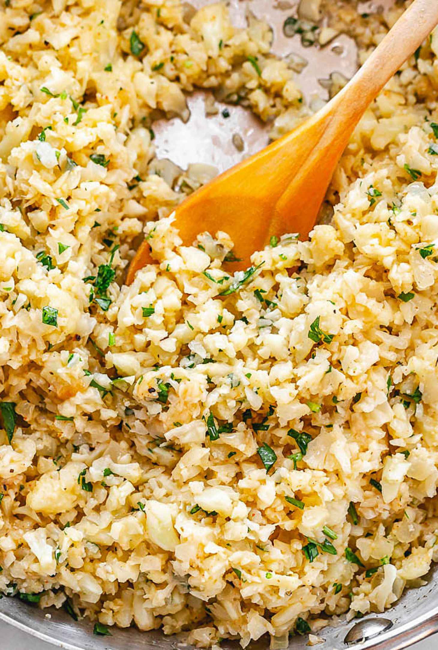 Parmesan Cauliflower Rice Skillet - #recipe by #eatwell101 - https://www.eatwell101.com/parmesan-cauliflower-rice-skillet