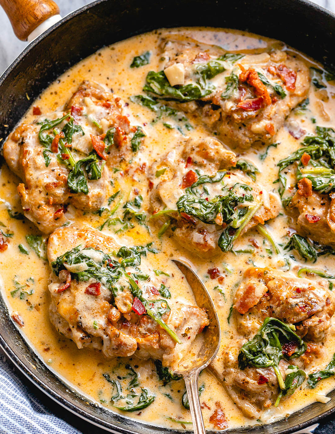 Garlic Butter Chicken Recipe with Creamy Spinach and Bacon – Best ...