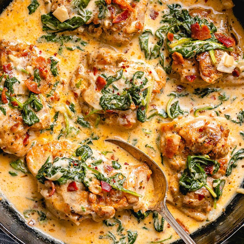 Garlic Butter Chicken Recipe with Creamy Spinach and Bacon – Best ...