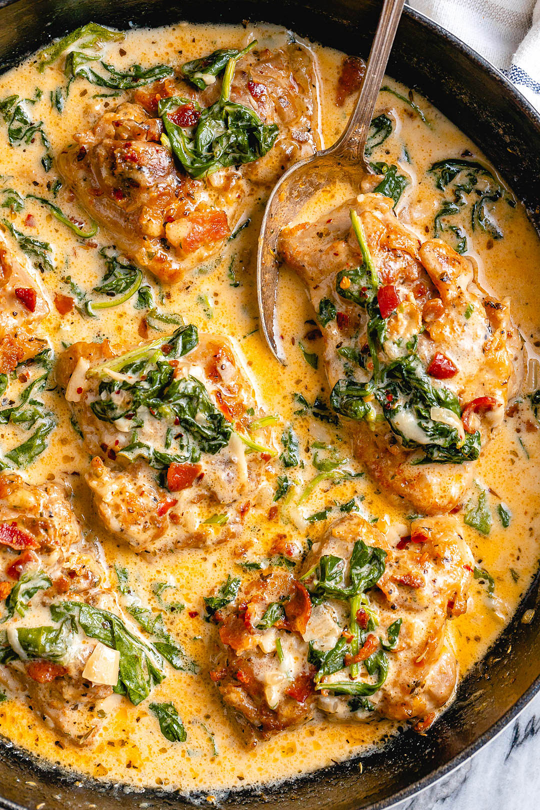 Garlic Butter Chicken Recipe with Creamy Spinach and Bacon – Best