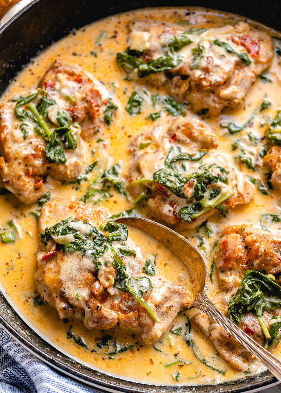 Garlic Butter Chicken Recipe with Creamy Spinach and Bacon – Best