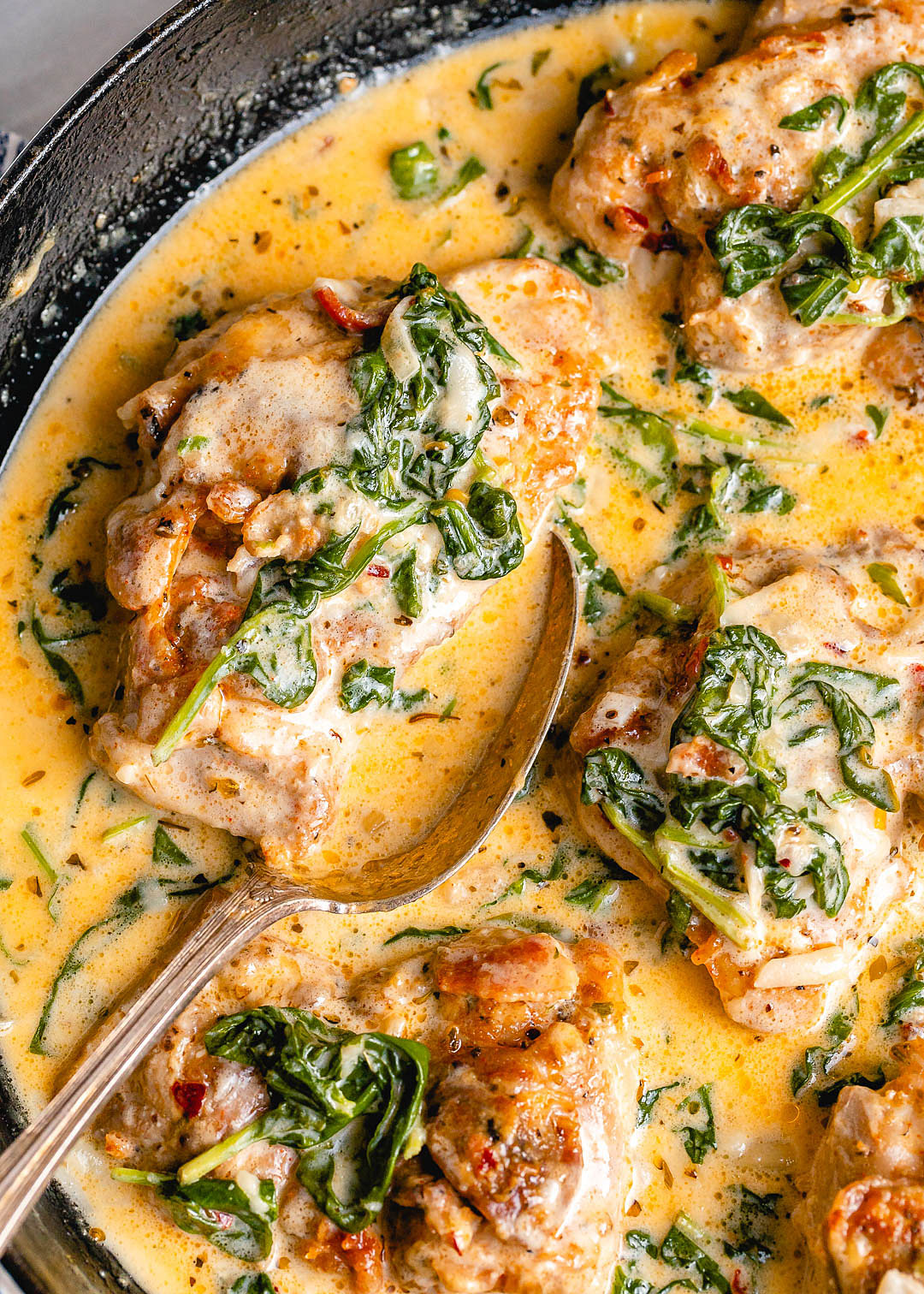 Garlic Butter Chicken Recipe with Creamy Spinach and Bacon – Best