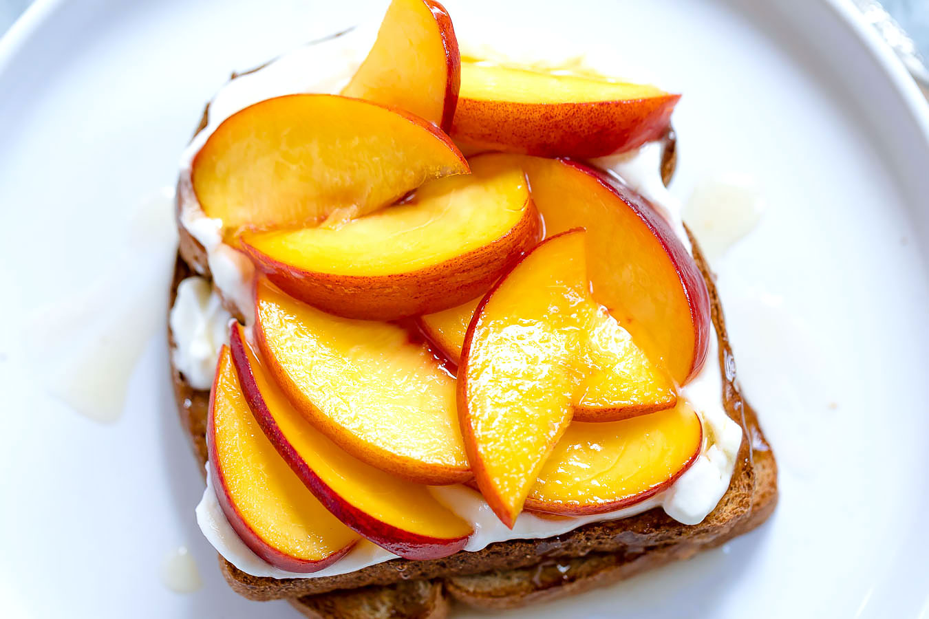 Peach Toasts with Honey and Cream Cheese