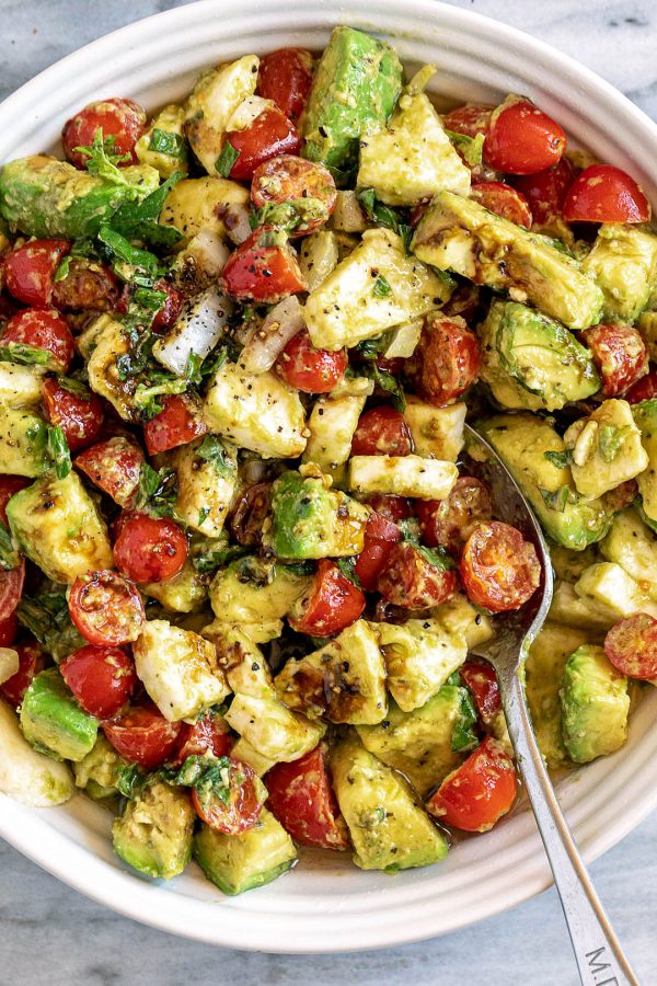 Caprese Avocado Salad - #recipe by #eatwell101 - https://www.eatwell101.com/caprese-avocado-salad-recipe