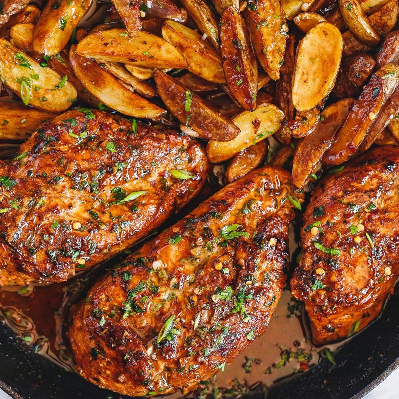 Garlic Butter Chicken and Potato Skillet Recipe — Eatwell101