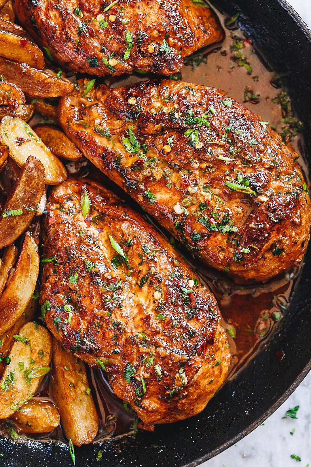 Garlic Butter Chicken and Potato Skillet Recipe — Eatwell101