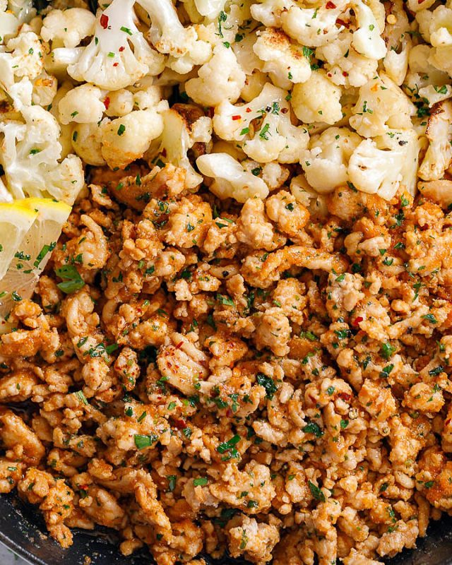 Garlic Butter Ground Turkey with Cauliflower Skillet - #recipe by #eatwell101 - https://www.eatwell101.com/garlic-butter-turkey-with-cauliflower-recipe