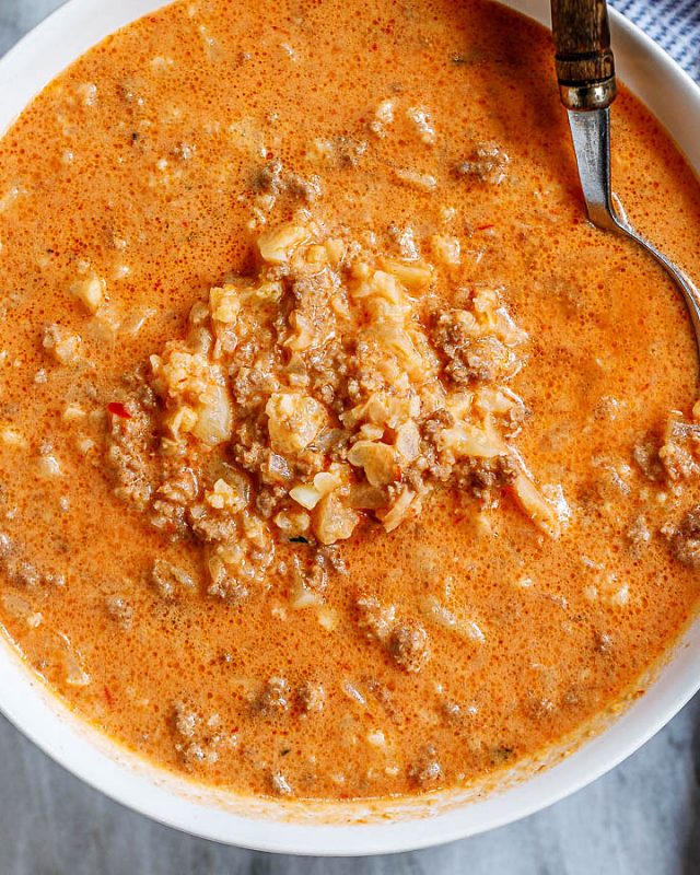 Cauliflower Beef Cream Cheese Soup - #recipe by #eatwell101 - https://www.eatwell101.com/cauliflower-beef-cream-cheese-soup-recipe