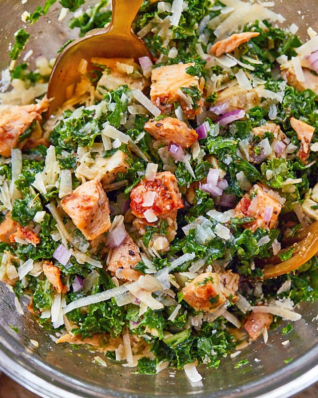 Healthy Roasted Chicken Parmesan Kale Salad - #recipe by #eatwell101 - https://www.eatwell101.com/healthy-chicken-parmesan-kale-salad-recipe