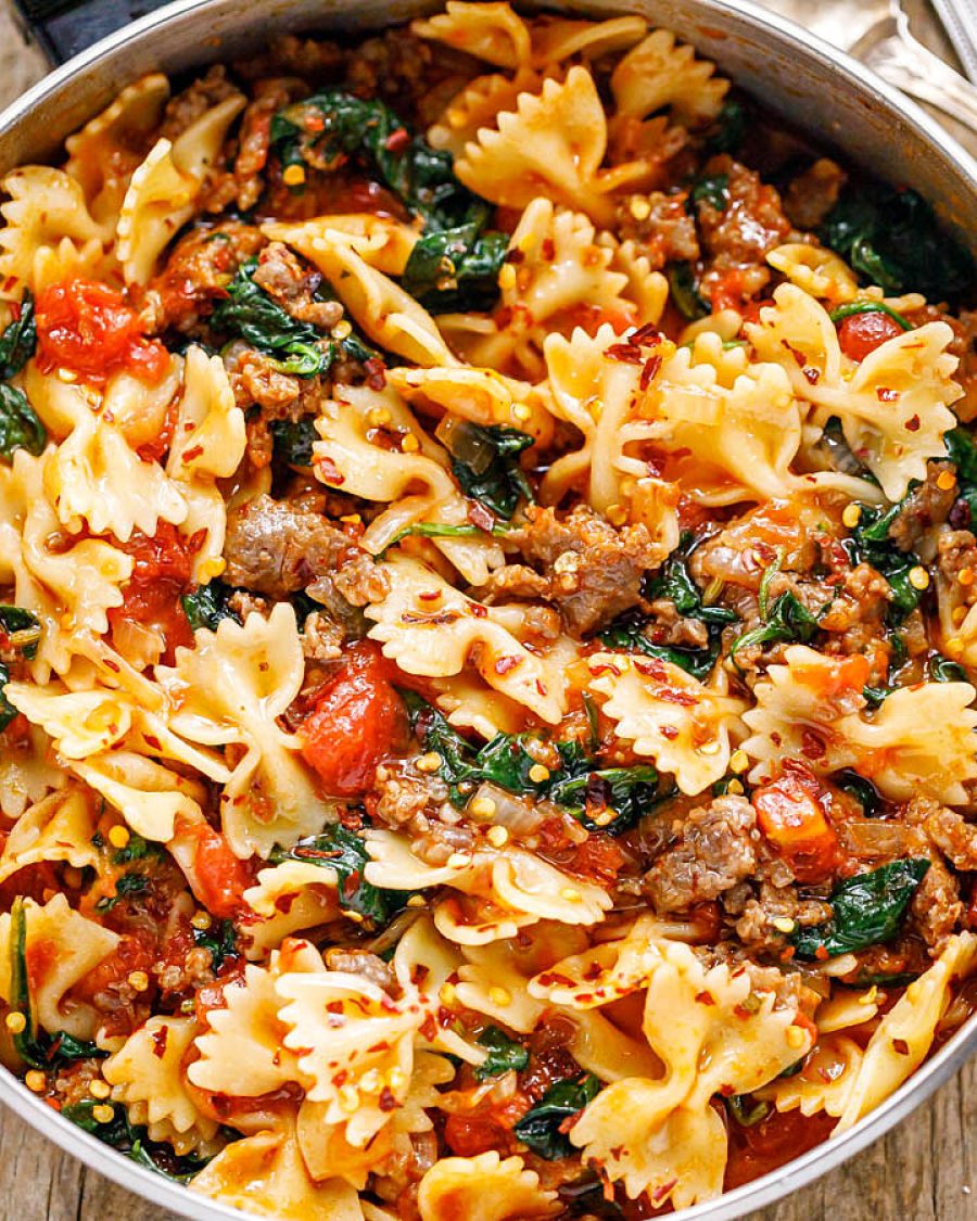 Tomato Spinach Sausage Pasta - #recipe by #eatwell101 - https://www.eatwell101.com/tomato-spinach-sausage-pasta-recipe