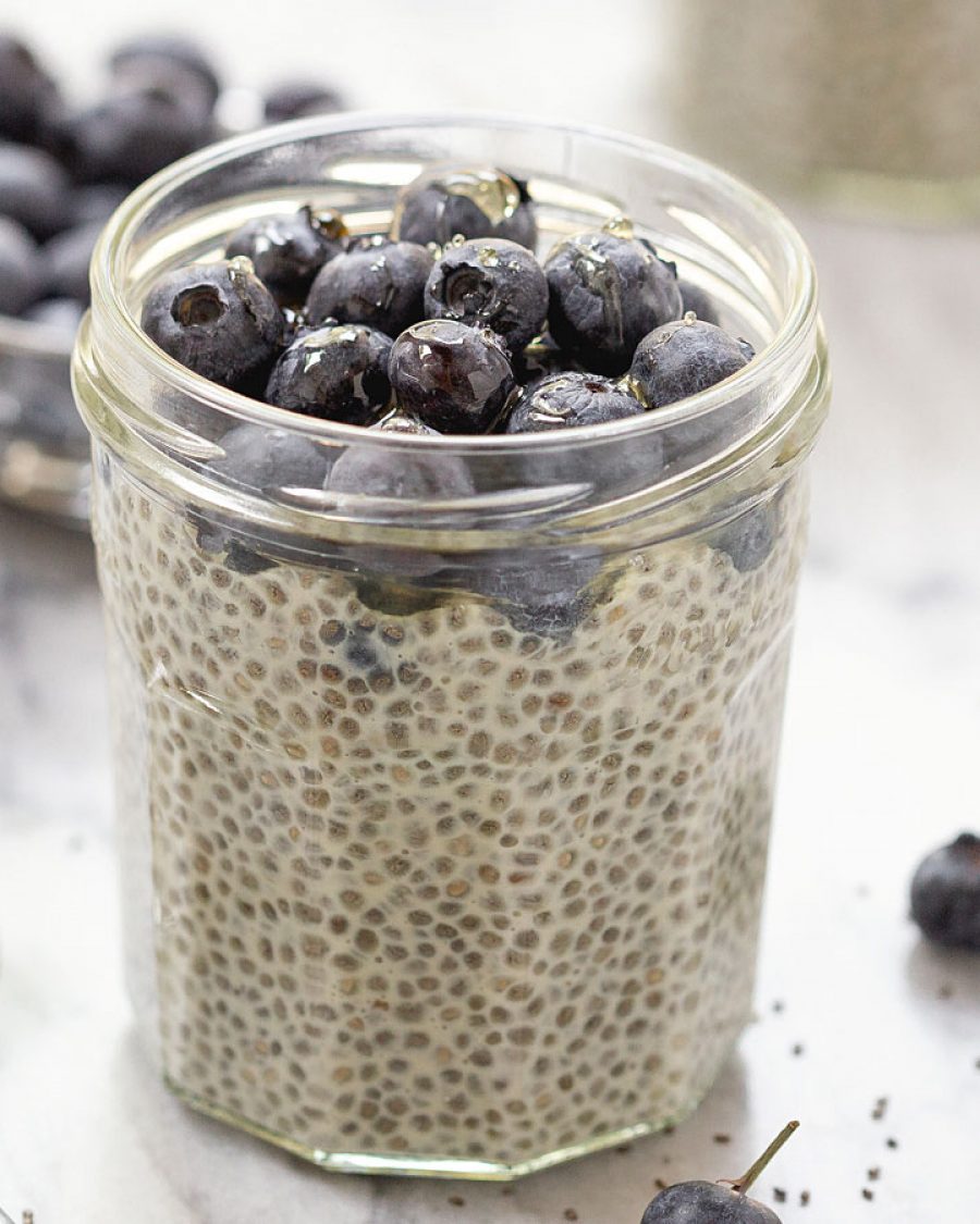Almond Blueberry Chia Pudding Breakfast - #recipe by #eatwell101 - https://www.eatwell101.com/almond-blueberry-chia-pudding-recipe