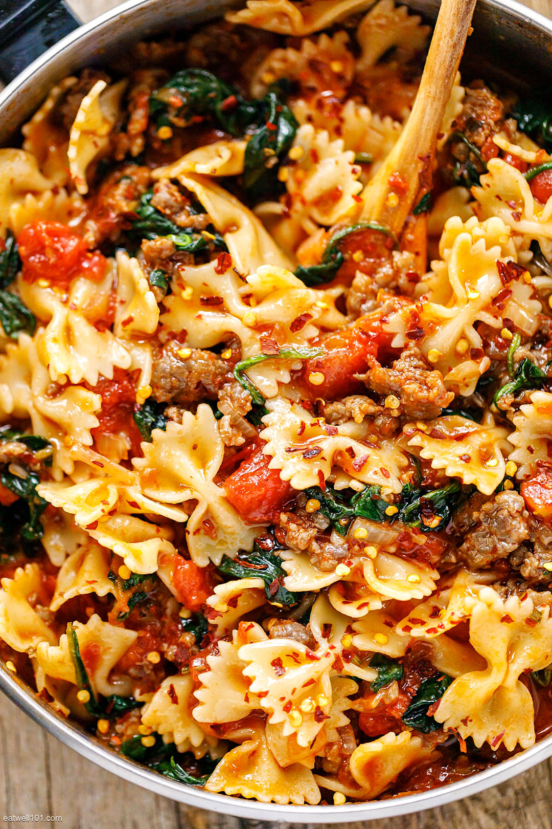 Tomato Spinach Sausage Pasta Recipe - #recipe by #eatwell101 - https://www.eatwell101.com/tomato-spinach-sausage-pasta-recipe