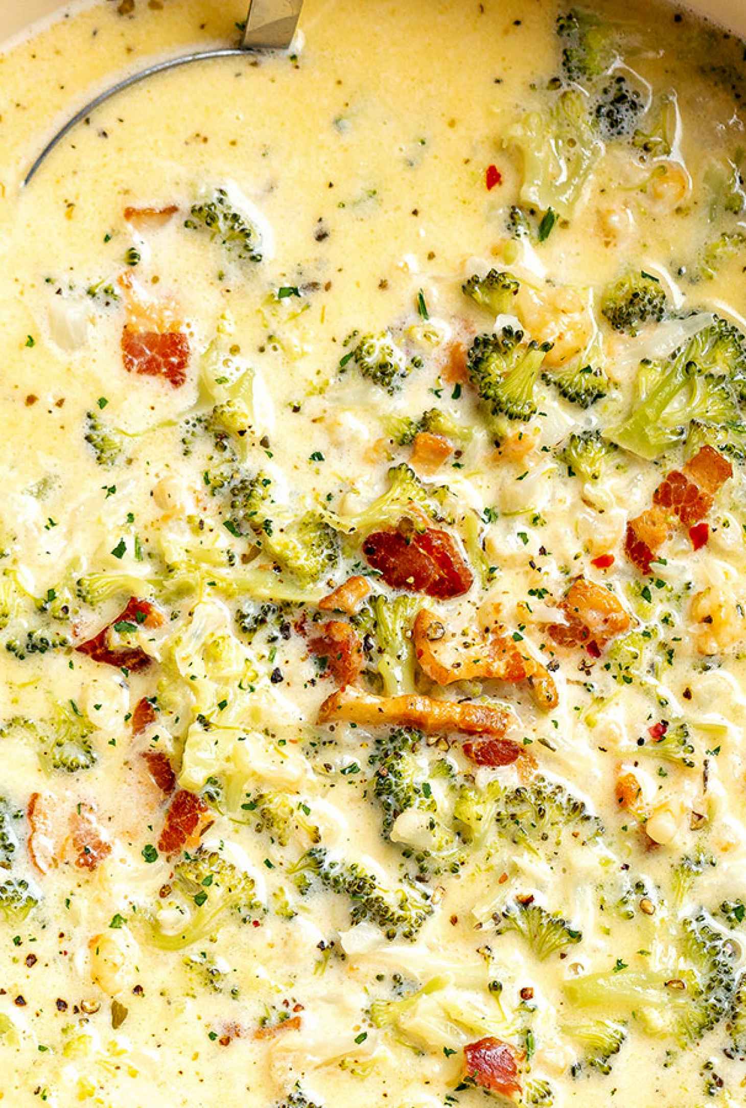 Broccoli Cauliflower Cheese Soup with Bacon - #recipe by #eatwell101 - https://www.eatwell101.com/broccoli-cauliflower-cheese-soup-recipe
