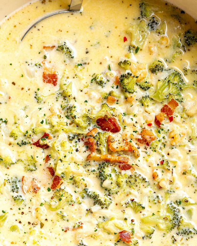 Broccoli Cauliflower Cheese Soup with Bacon - #recipe by #eatwell101 - https://www.eatwell101.com/broccoli-cauliflower-cheese-soup-recipe