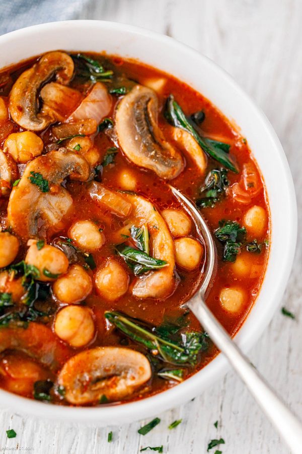 Chickpea Kale Tomato Soup {Vegan} - #recipe by #eatwell101 - https://www.eatwell101.com/chickpea-kale-tomato-soup-recipe