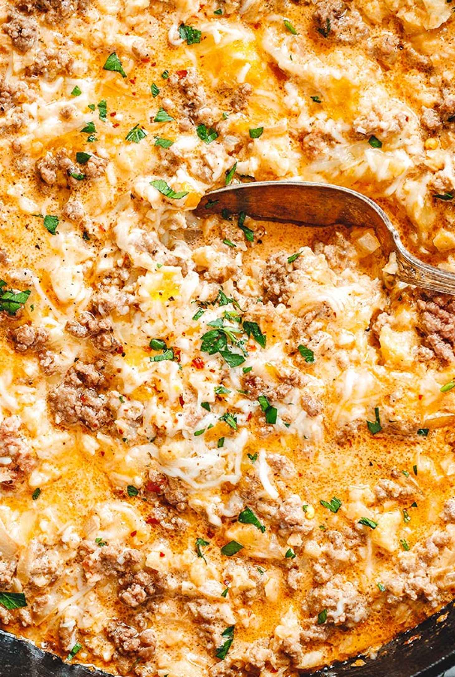 Creamy Ground Beef and Cauliflower Rice Casserole - #recipe by #eatwell101 - https://www.eatwell101.com/ground-beef-cauliflower-casserole-recipe