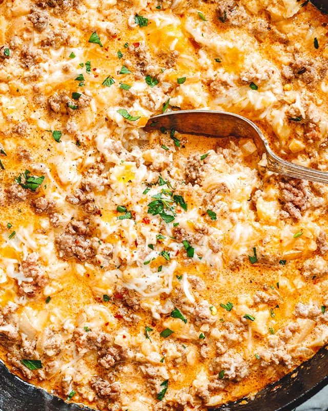 Creamy Ground Beef and Cauliflower Rice Casserole - #recipe by #eatwell101 - https://www.eatwell101.com/ground-beef-cauliflower-casserole-recipe