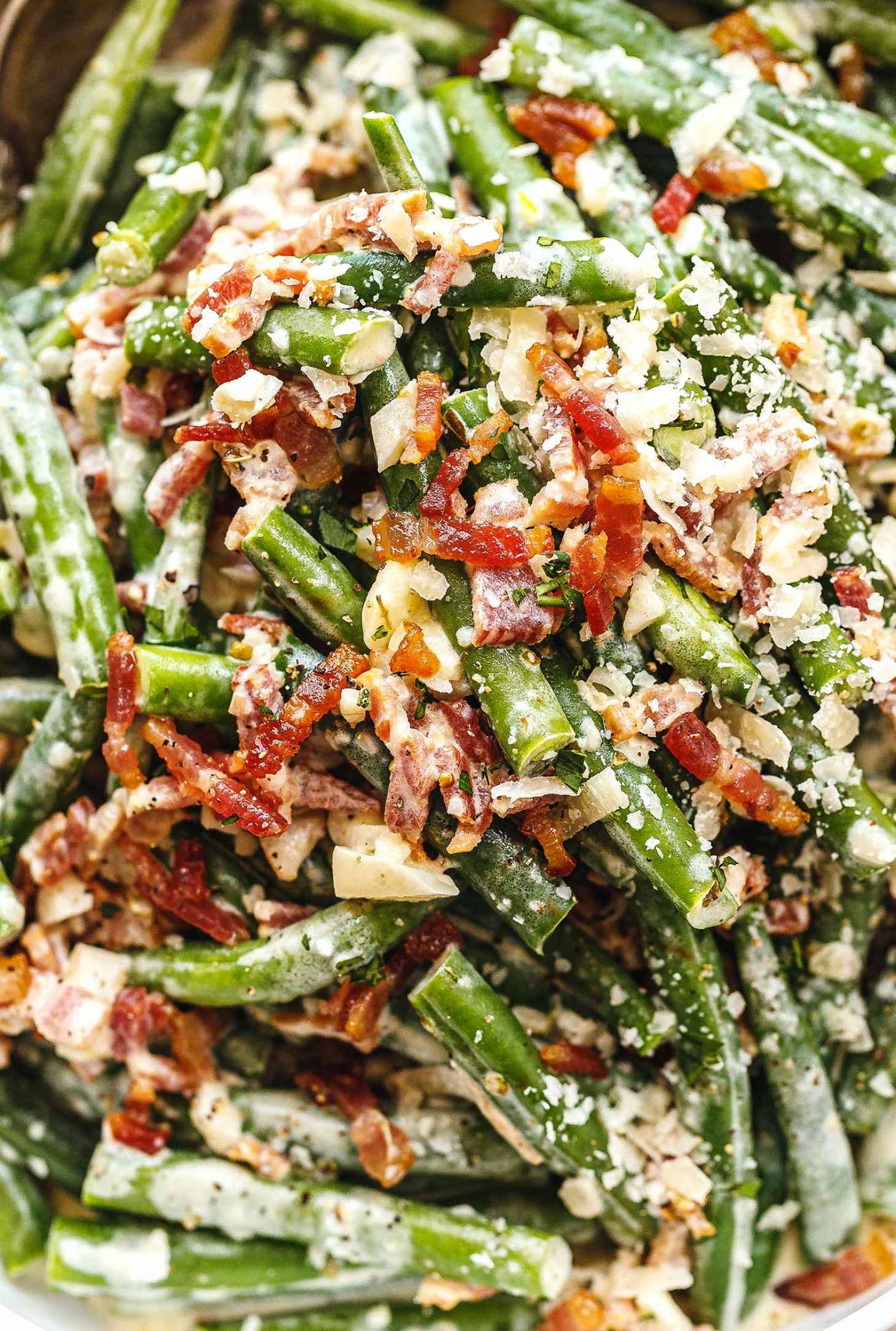 Creamy Parmesan Green Beans Casserole with Bacon - #recipe by #eatwell101 - https://www.eatwell101.com/creamy-parmesan-green-beans-casserole-recipe