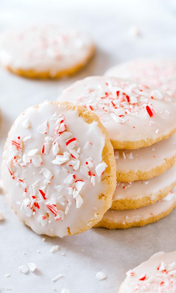 Easy Peppermint Christmas Shortbread Cookies