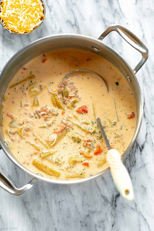 Green Chile Cheeseburger Soup - #recipe by #eatwell101 - https://www.eatwell101.com/green-chile-cheeseburger-beef-soup-recipe