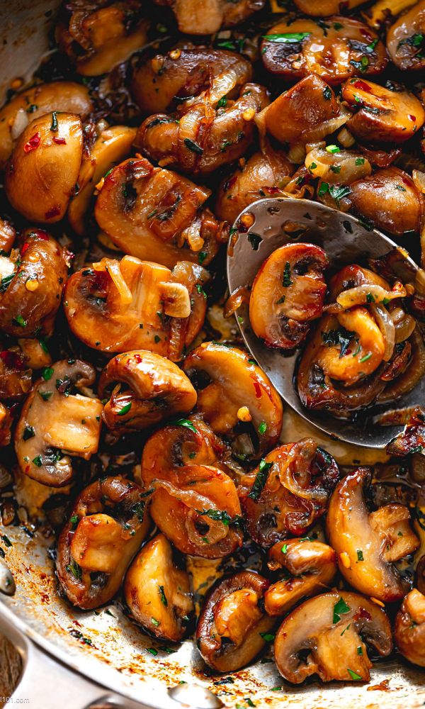 Garlic Butter Mushrooms Skillet