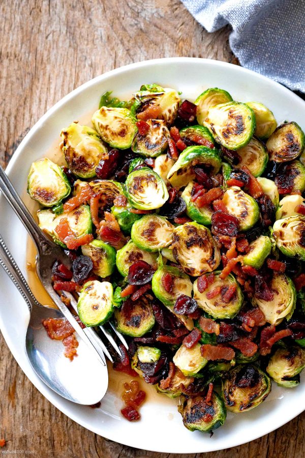 Roasted Brussels Sprouts with Maple, Bacon and Cranberries - #recipe by #eatwell101 - https://www.eatwell101.com/roasted-brussels-sprouts-recipe